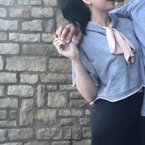 Cropped sweater with cute pink tie